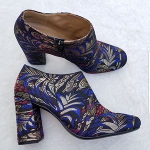 Naturalizer brocade fabric Booties size 9.5